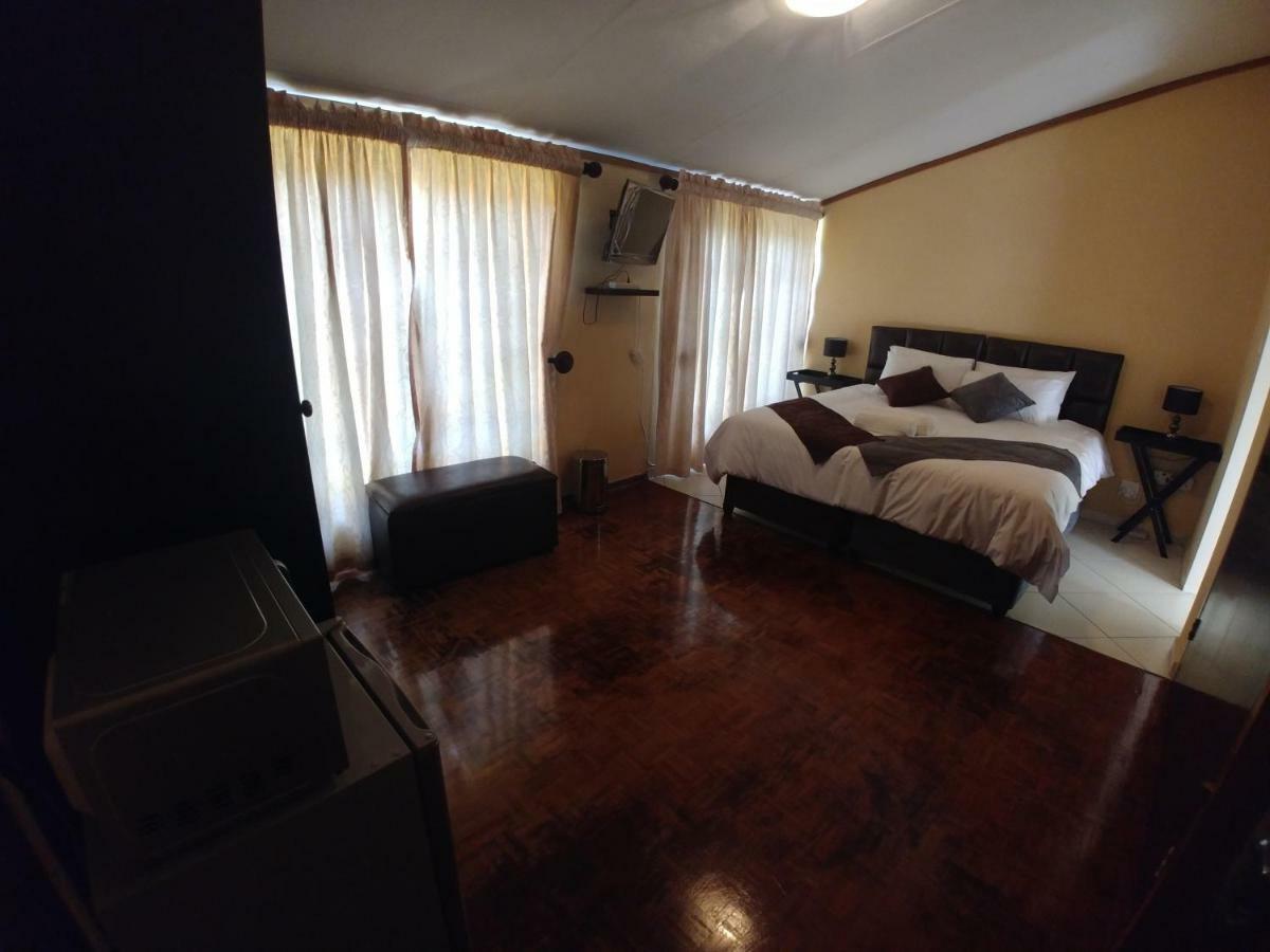 22 On Nicol Hotel Secunda Exterior photo